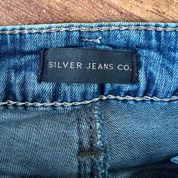Silver Jeans Elyse Ankle Slim Fit Distressed Jean - Size 24 - Picture 6 of 11
